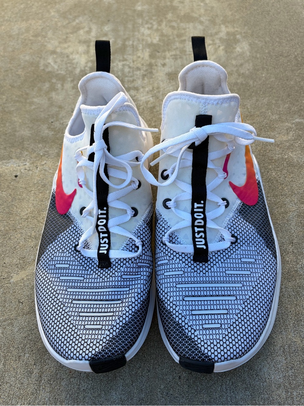 NWOB Nike Free TR 8 'Laser Fuchsia' Running Shoes Women’s Size 10 942888-008 - Picture 2 of 9